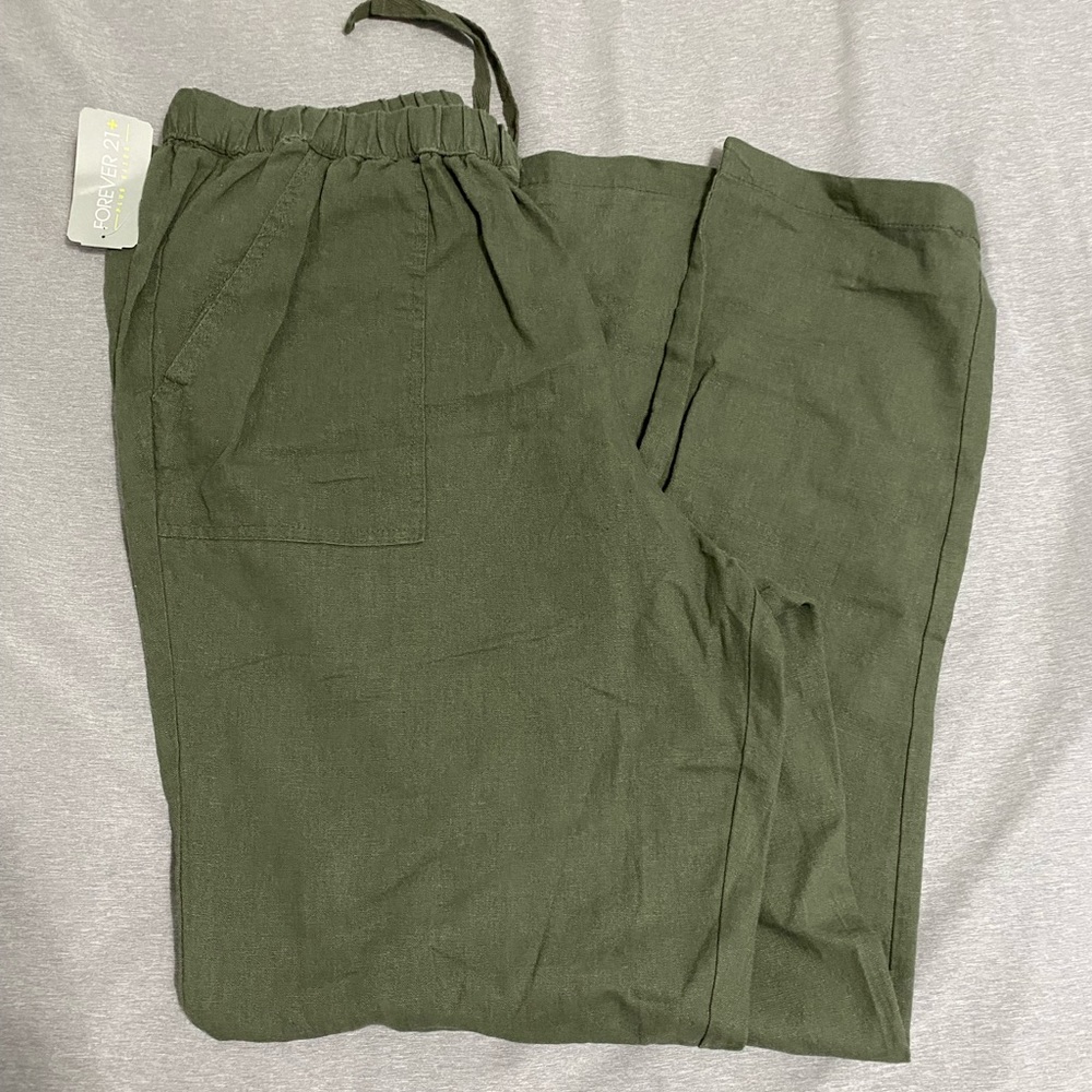 NWT Forever 21+ women pants